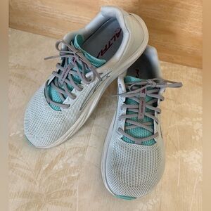 Altra Women's Light Gray and Teal Running Shoes